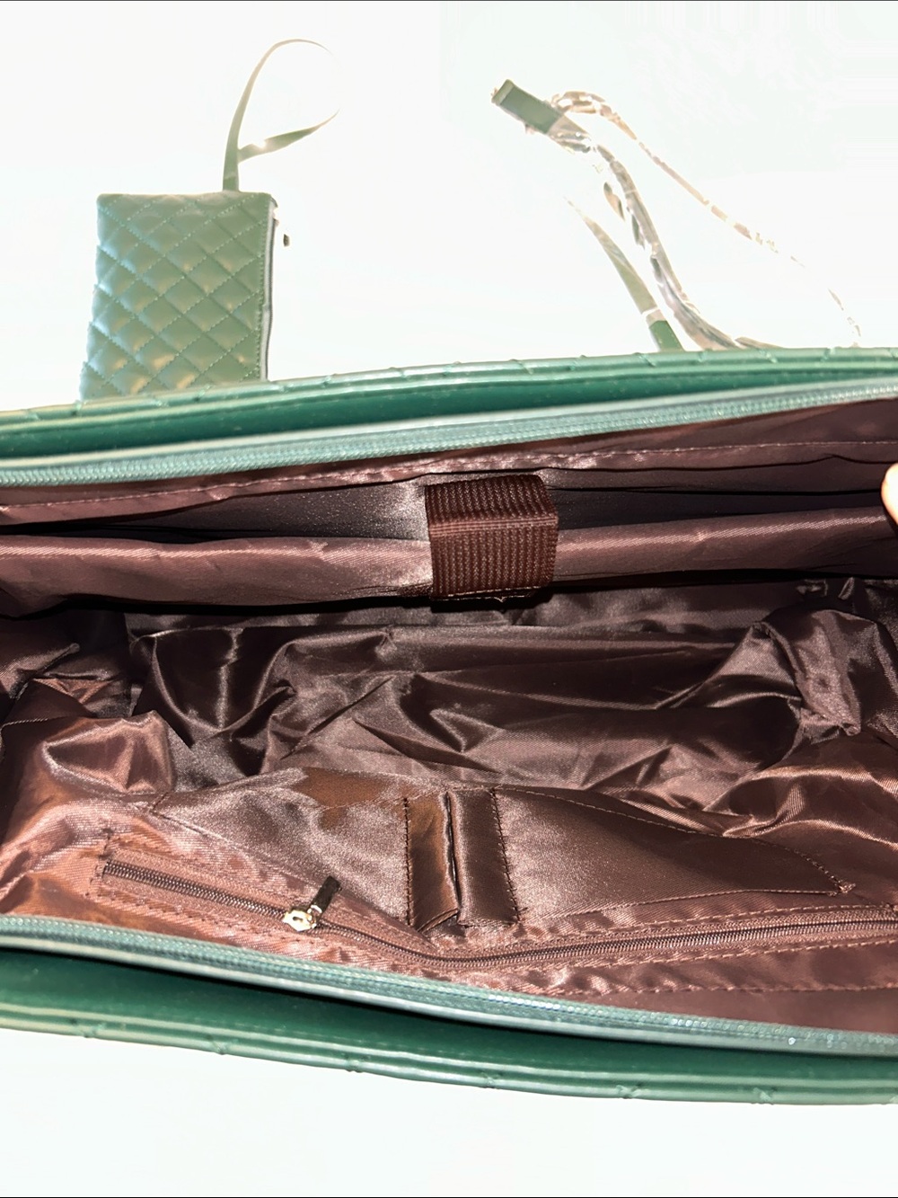Packuum Green 3 in 1 Work or Travel Tote Bag with Wristlet - Picture 6 of 14